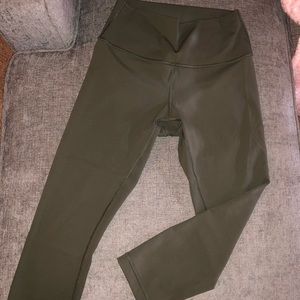 Lululemon Wunder Train High-Rise Crop 21”